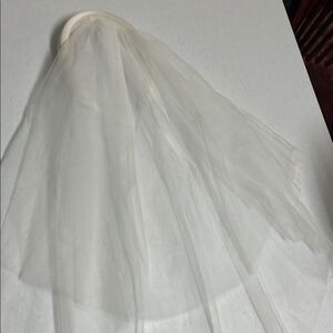 Elegant White Bridal Veil